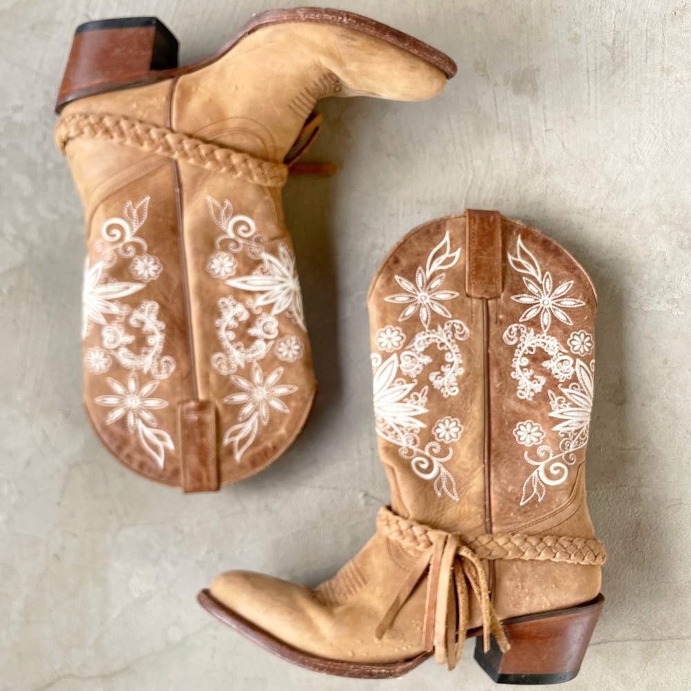 Shyanne | Embroidered Cowgirl Boots